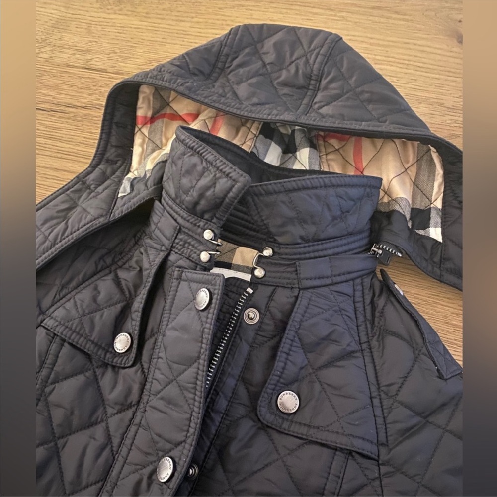 BURBERRY Quilted detachable Hooded Black Jacket!! Girls Size 6Y!! - Picture 6 of 10